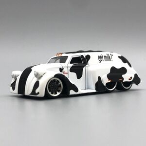 Jada Dub City 1939 '39 Dodge Airflow Tanker Got Milk White & Black Diecast 1/64